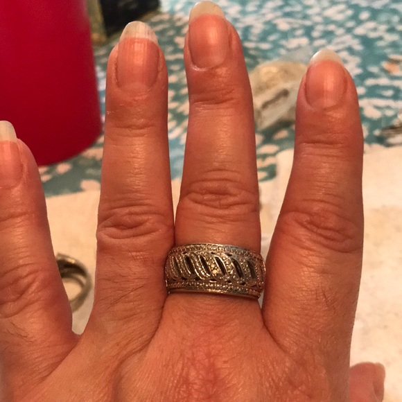 🦋Ring🦋 - Picture 2 of 3